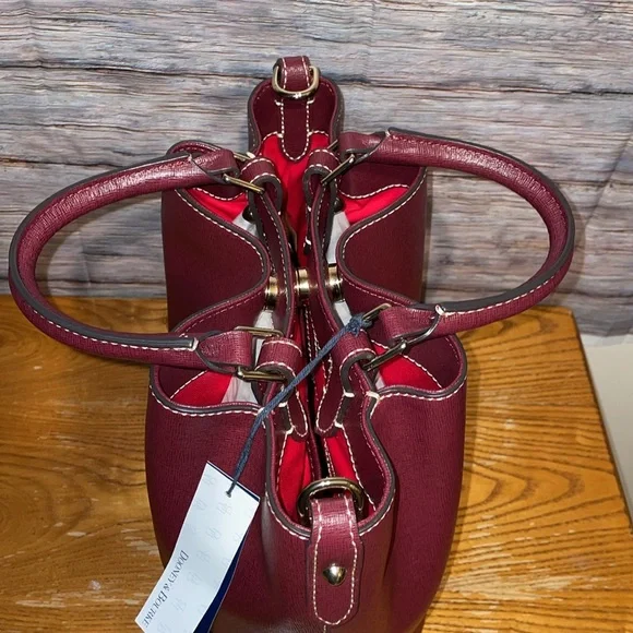 Dooney & Bourke Bordeaux Leather Handbag/Crossbody and Dust Cover NWT - Picture 3 of 7